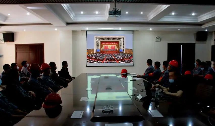 學習二十大、永遠跟黨走、奮進新征程！楚勝集團組織全體